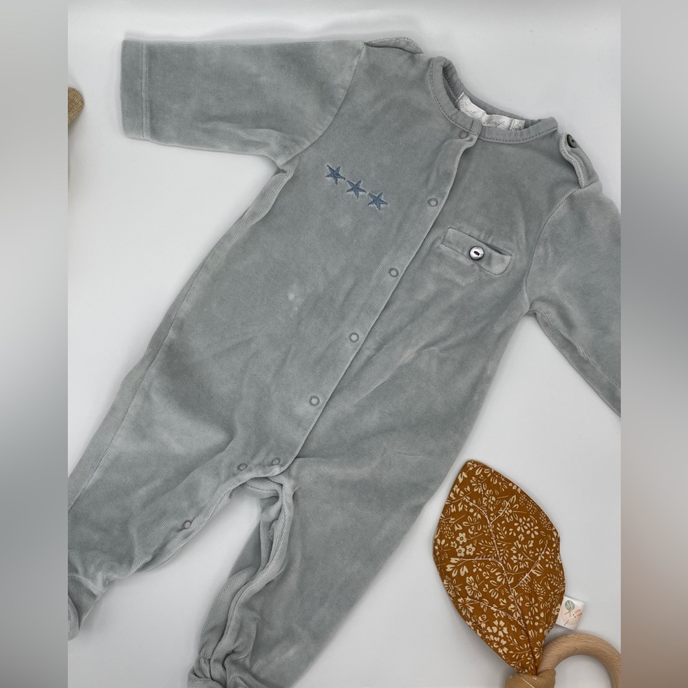 Super cute and warm Basil and Boniface Pajama in grey Velvet. 62cm-3months.